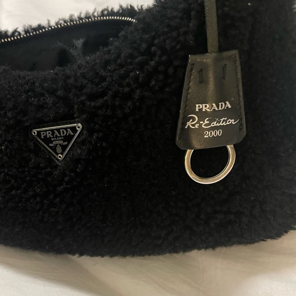 💐PRADA SHEARING MINI RE EDITION BAG ~Sold Out Everywhere - Picture 6 of 11